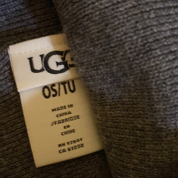 UGG 3D Knit Beanie - Picture 3 of 4